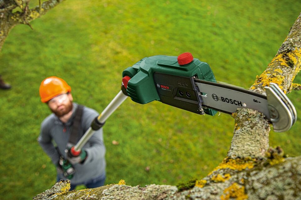 BOSCH UniversalChainPole 18 Teleskopik Akülü Zincirli Dal Budama