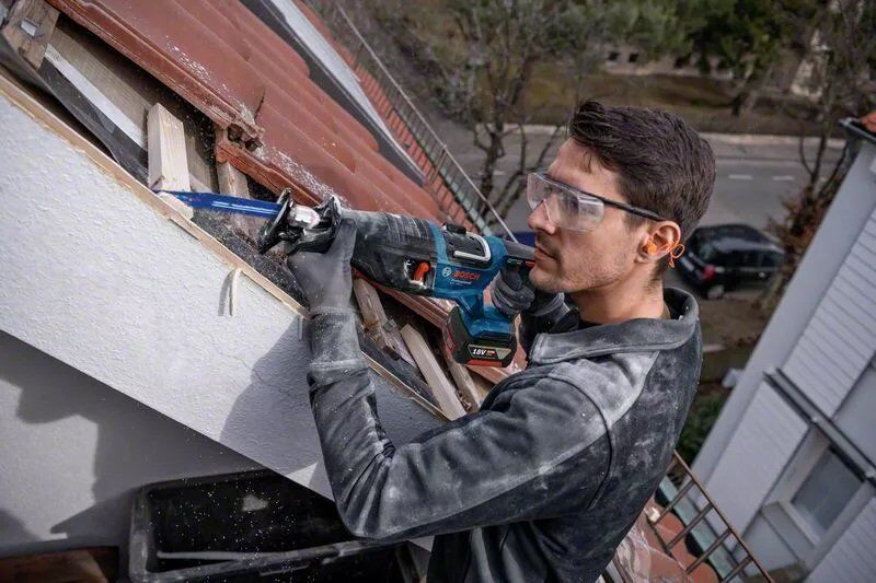BOSCH GSA 185-LI 18 Volt Akülü Tilki Kuyruğu (Akü-Şarj Aleti Hariç)