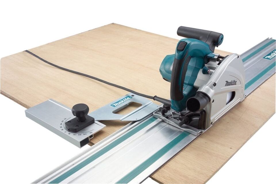 MAKİTA SP6000 Dalma Tip Daire Testere Makinası 165 mm Testereli