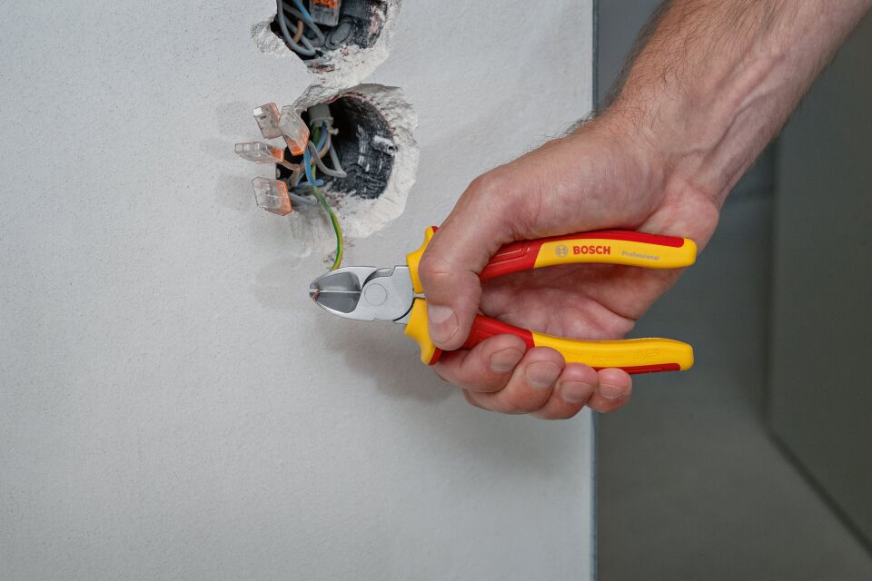 BOSCH Profesyonel VDE 1000 Volt 3 Parça Elektrikçi Pense Seti (1600A02NG0)