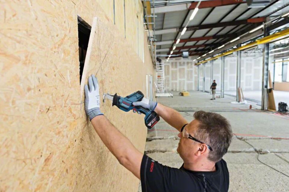 BOSCH GSA 18 V-LI C Akülü Tilki Kuyruğu Testere 18 Volt (Tek Akülü)