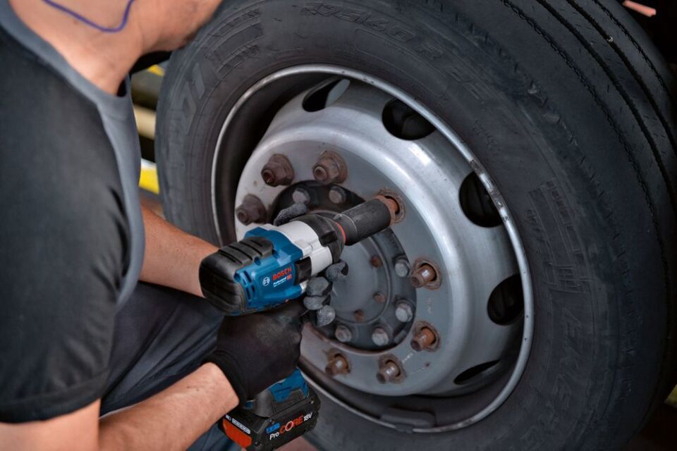 BOSCH GDS 18 V-1000 Şarjlı Somun Sıkma 18 Volt 1/2 Soket 5.0 Amper